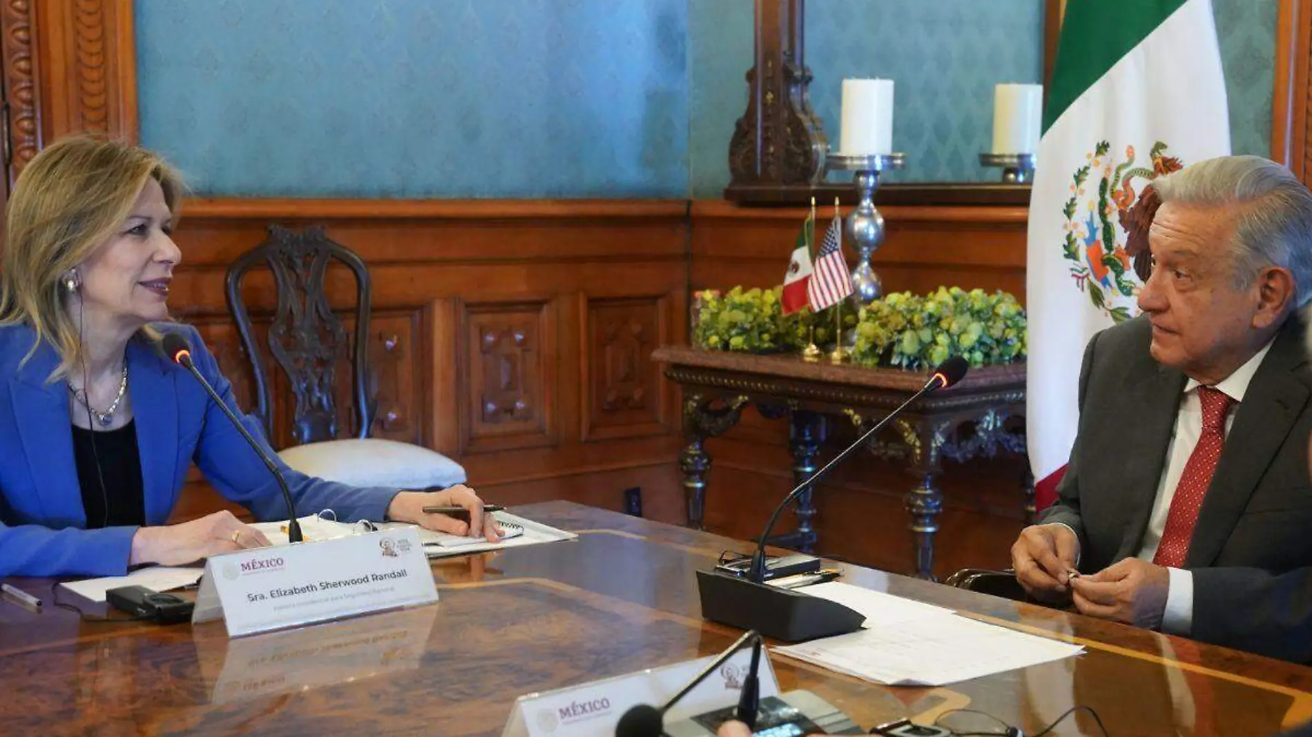 AMLO se reúne en Palacio Nacional con la asesora de seguridad de la Casa Blanca